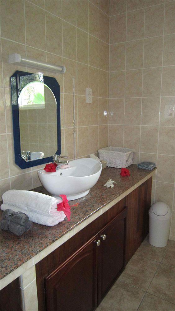 Paodise Guesthouse La Digue Bagian luar foto