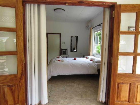 Paodise Guesthouse La Digue Bagian luar foto