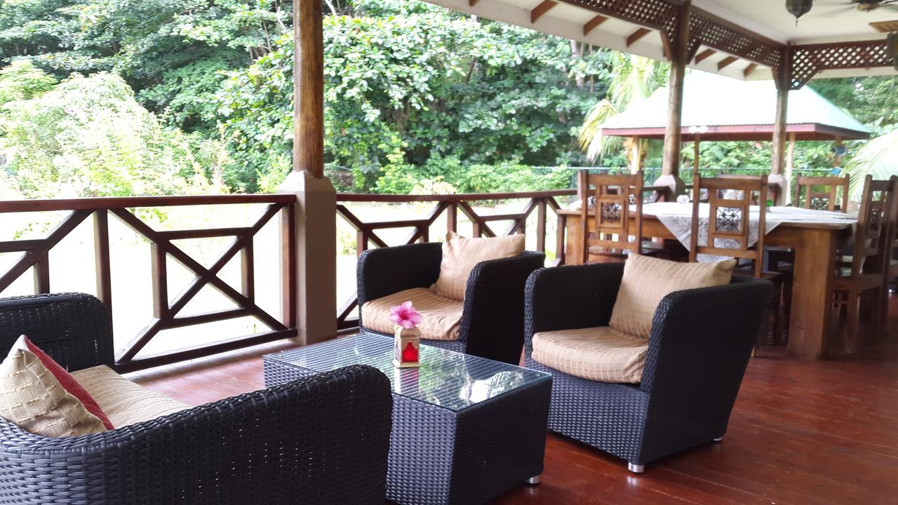 Paodise Guesthouse La Digue Bagian luar foto